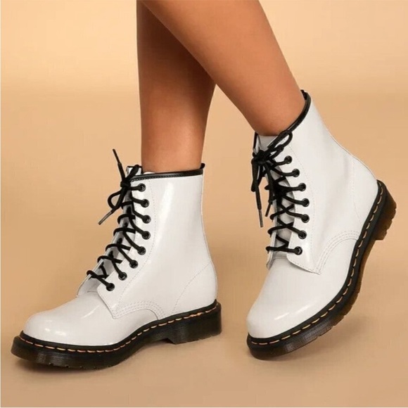 Dr. Martens 1460 Women’s Patent Leather Boots White – Size 8 NWT - Picture 2 of 10